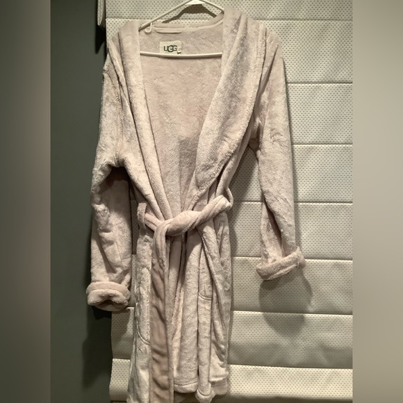 UGG Intimates & Sleepwear Ugg Robe Size L Poshmark
